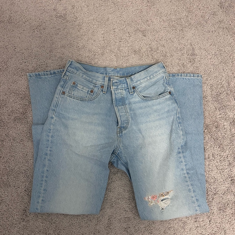 501 Levis Light Wash Denim Jeans with Embroidered Rip and Floral Design